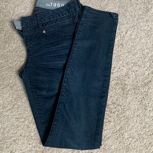 Gap 1969 skinny jeans. Size 27/4. Dark wash. Low rise. Excellent condition